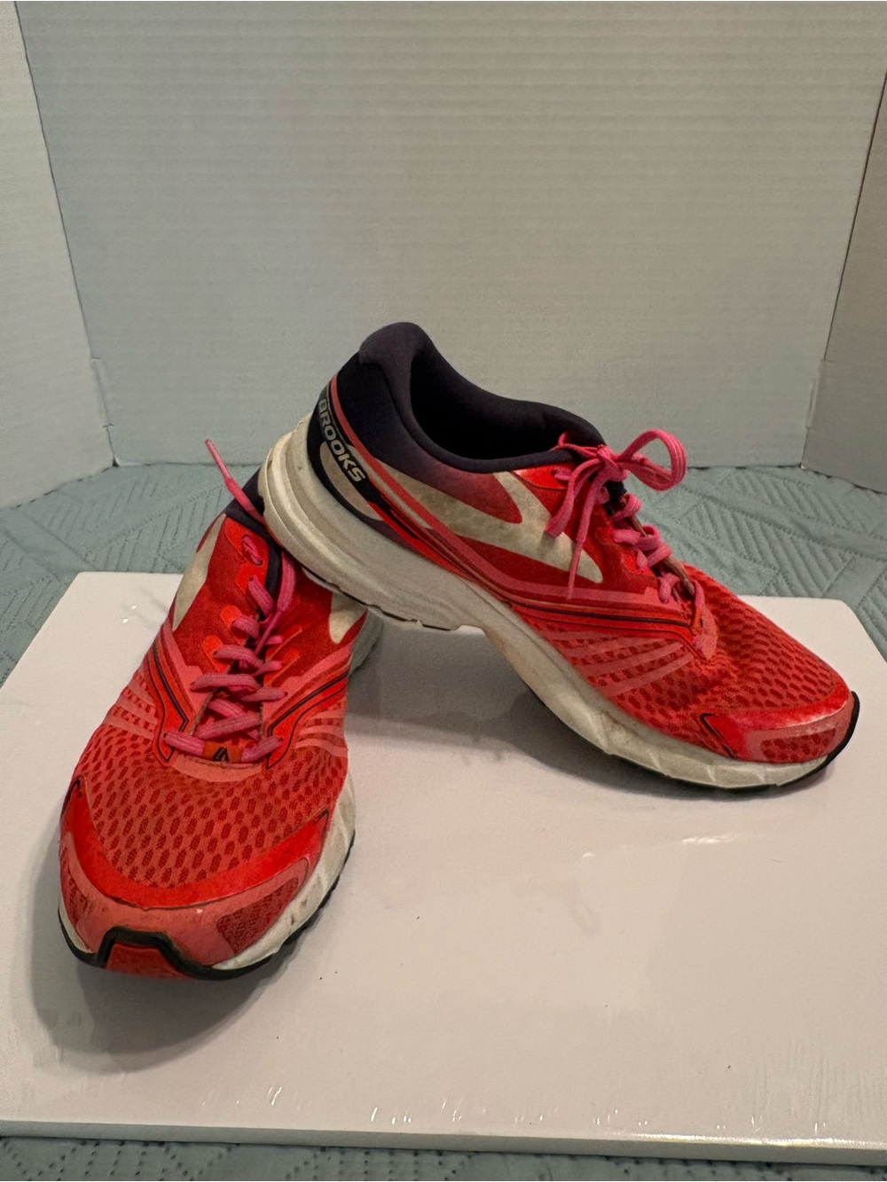 Brooks Women’s Launch 2 Running Shoes Size 11 Bright Pink